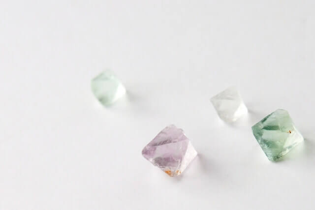 電話占いは当たる?クリスタルの絵